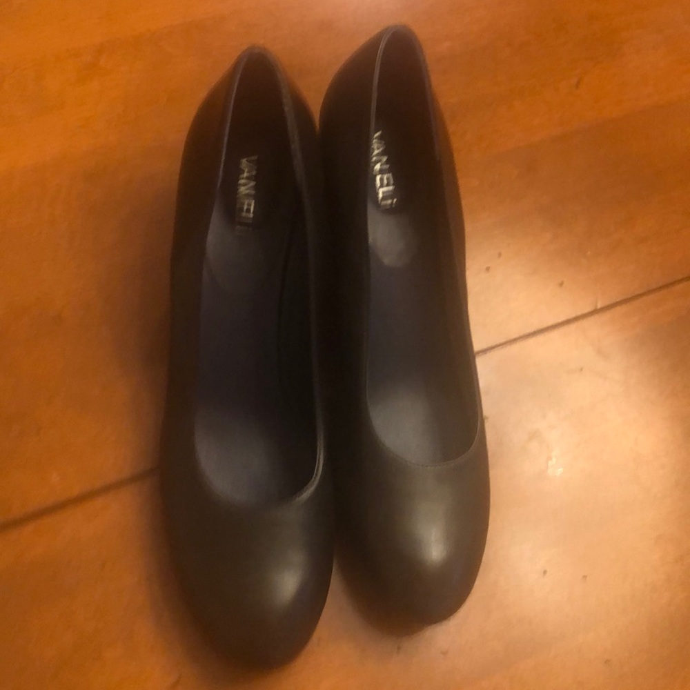 Black Vaneli wedge